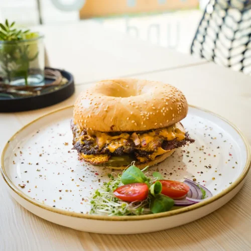 bagel-burger-patty-bacon-cheddar-spremberg