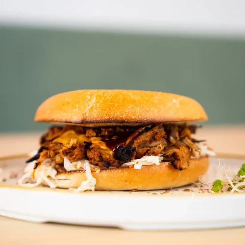 bagel-pulled-pork-coleslaw-barnys-spremberg